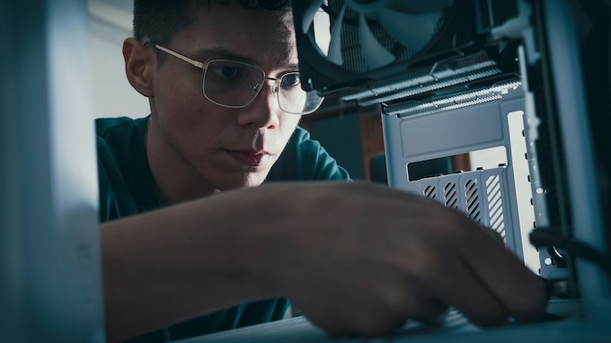 break-fix support resolving computer hardware issues